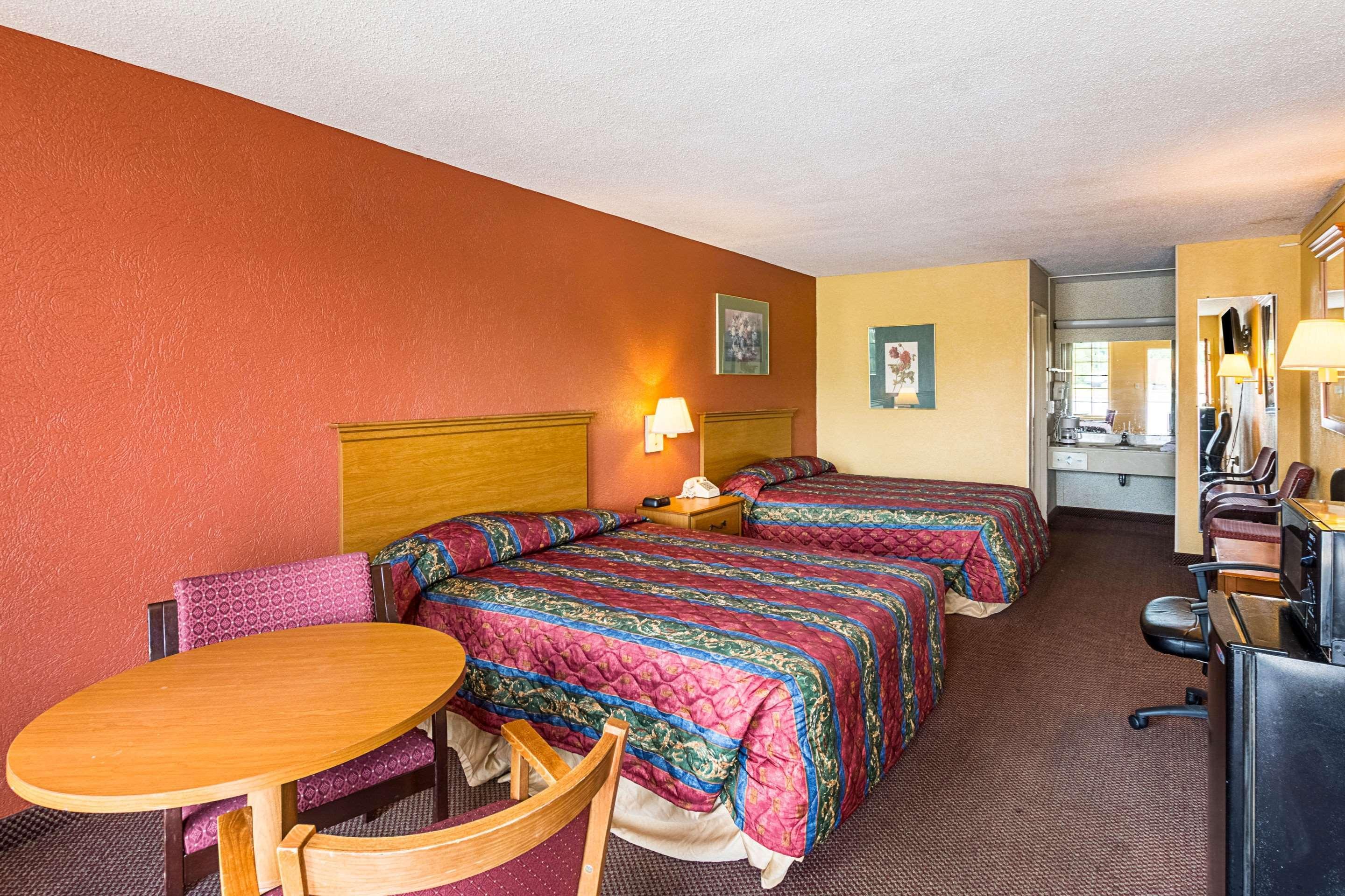 Orangeburg Inn & Suites Εξωτερικό φωτογραφία