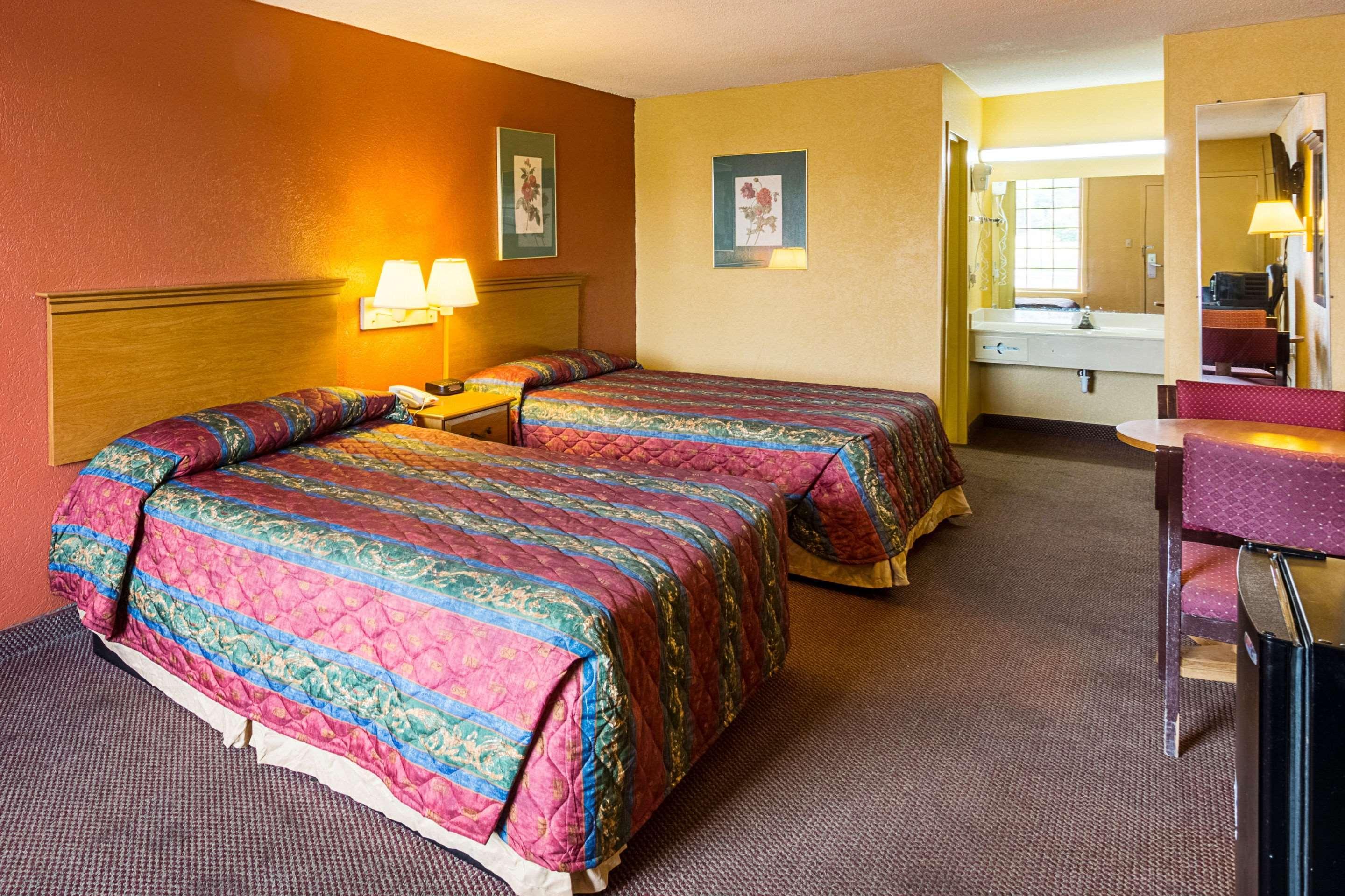 Orangeburg Inn & Suites Εξωτερικό φωτογραφία