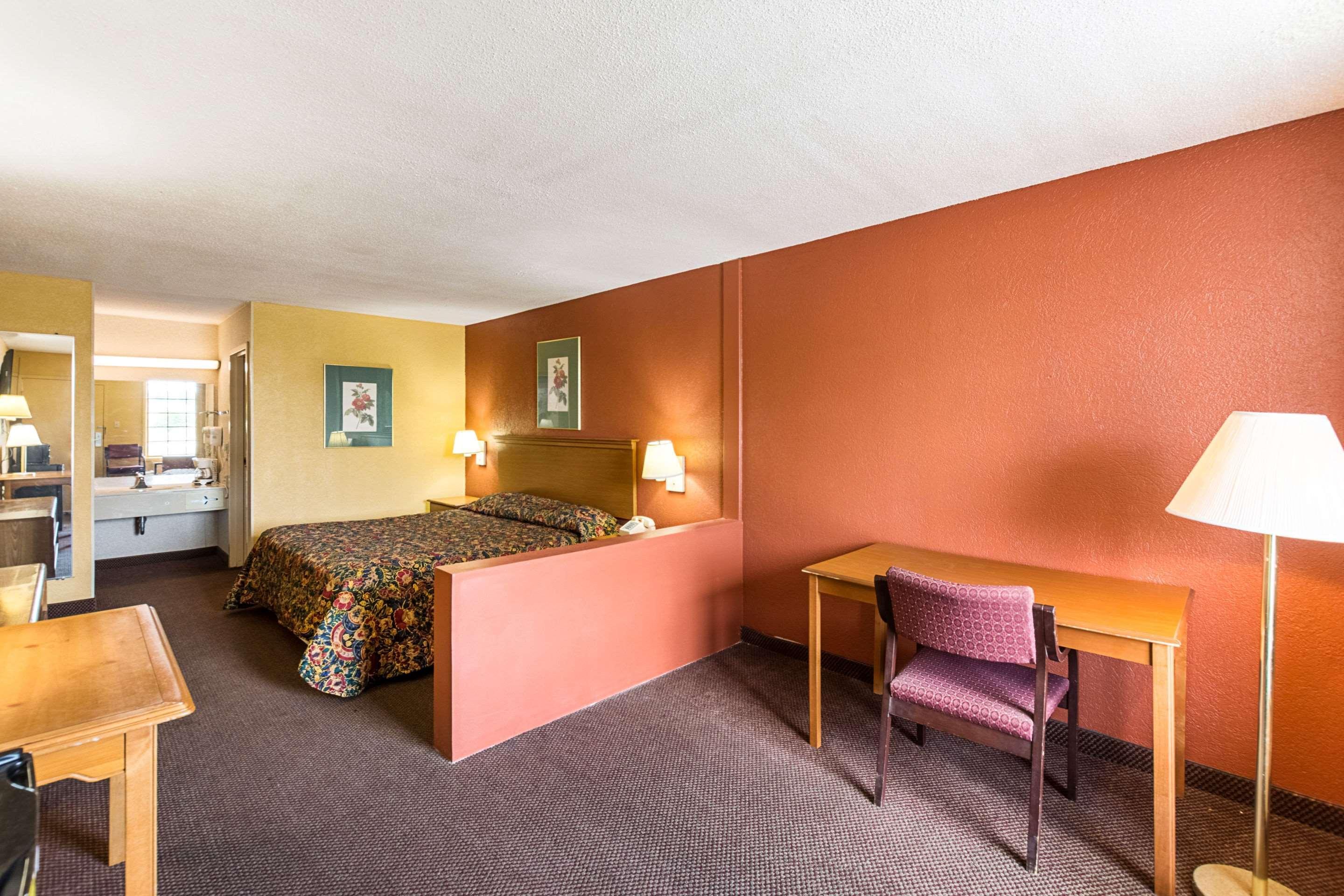 Orangeburg Inn & Suites Εξωτερικό φωτογραφία